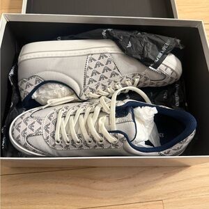 Emporio Armani Women's Sneakers in White and Navy